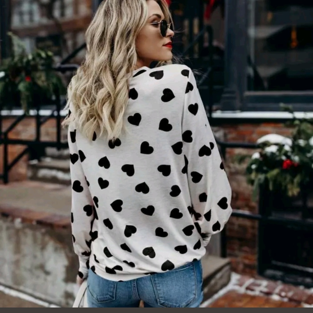 HEART PULLOVER TOP - Picture 2 of 2